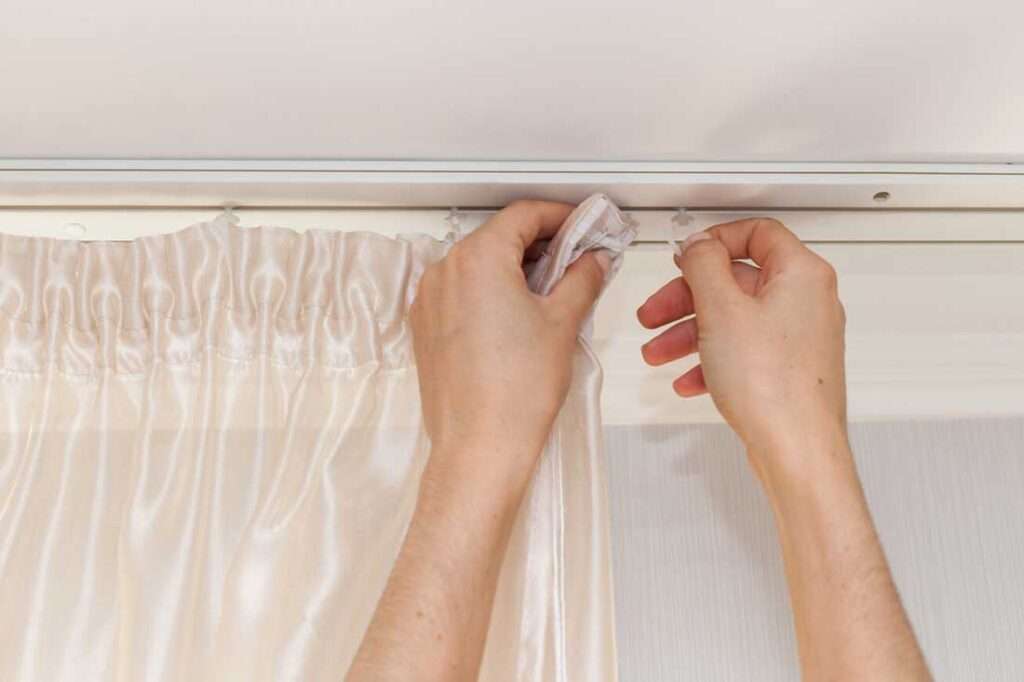Curtains Fixing Dubai